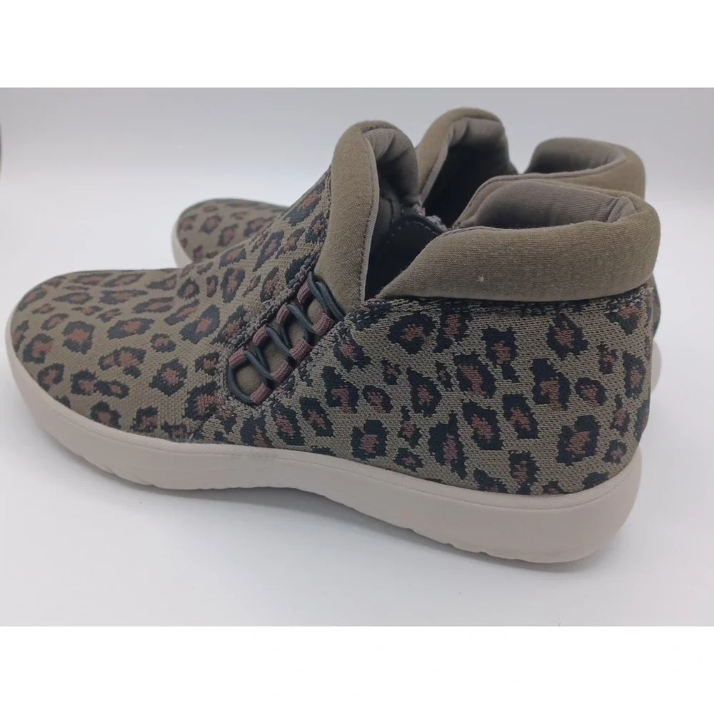 Clarks Womens Adella Pine Olive Black Leopard Ankle Boot Shoes Sneakers Size 8.5